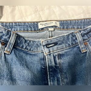 Abercrombie curve love jeans 90’s, size 32/14 short